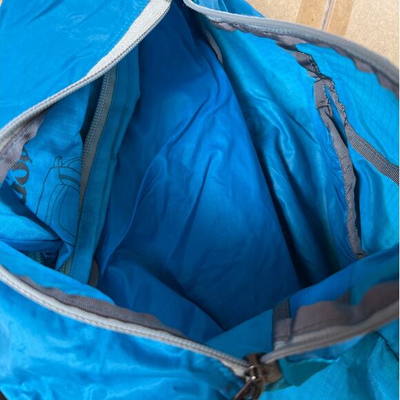 Patagonia Blue Lightweight Travel Sling Cross Body Bag - Picture 2 of 6